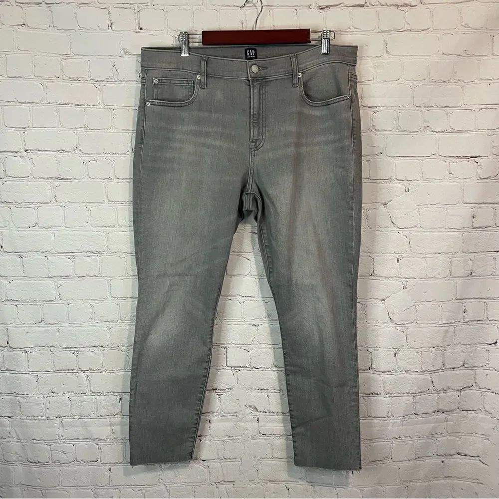 Gap True Skinny Gray Wash size 16/33